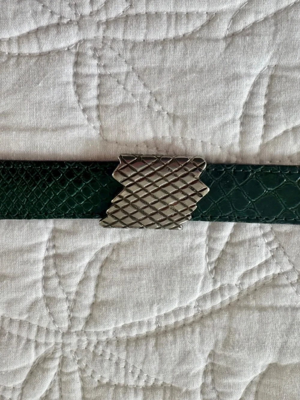 Vintage 1980's Avignon Snake Look Wraparound Green Leather Belt. Made in France - Picture 6 of 11